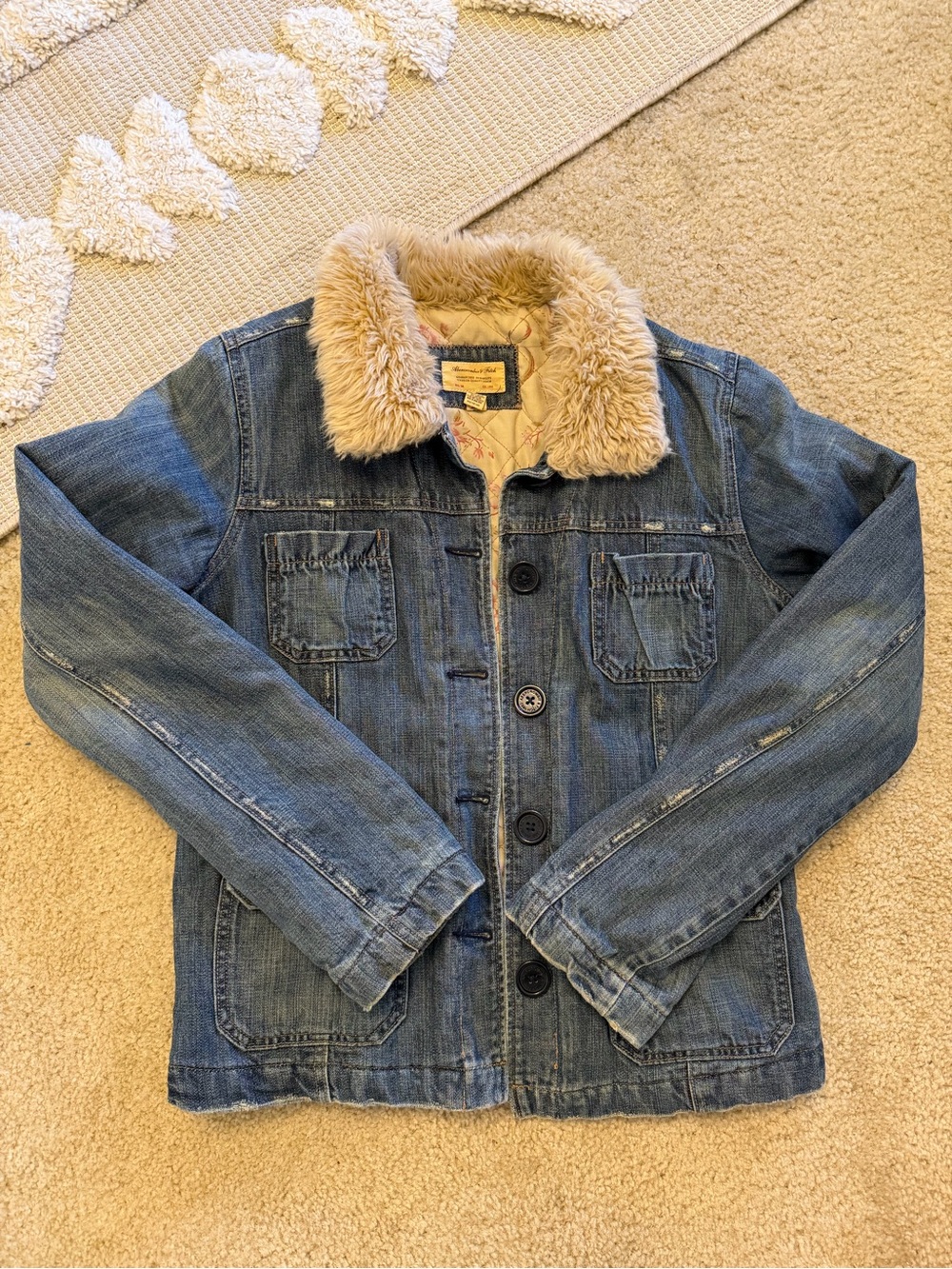 Abercrombie & Fitch Y2K Denim Jacket with Faux Fur Collar - Blue and Beige